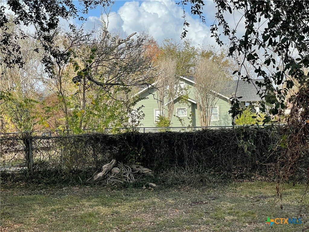 Property Photo: 711 4th Street TX 77465