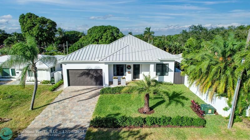 Property Photo: 1613 NE 18th St FL 33305