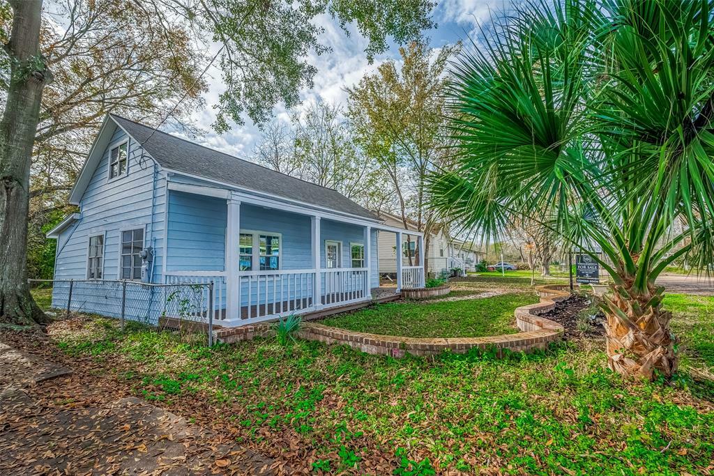 Property Photo:  215 Wheaton Street  TX 77469 