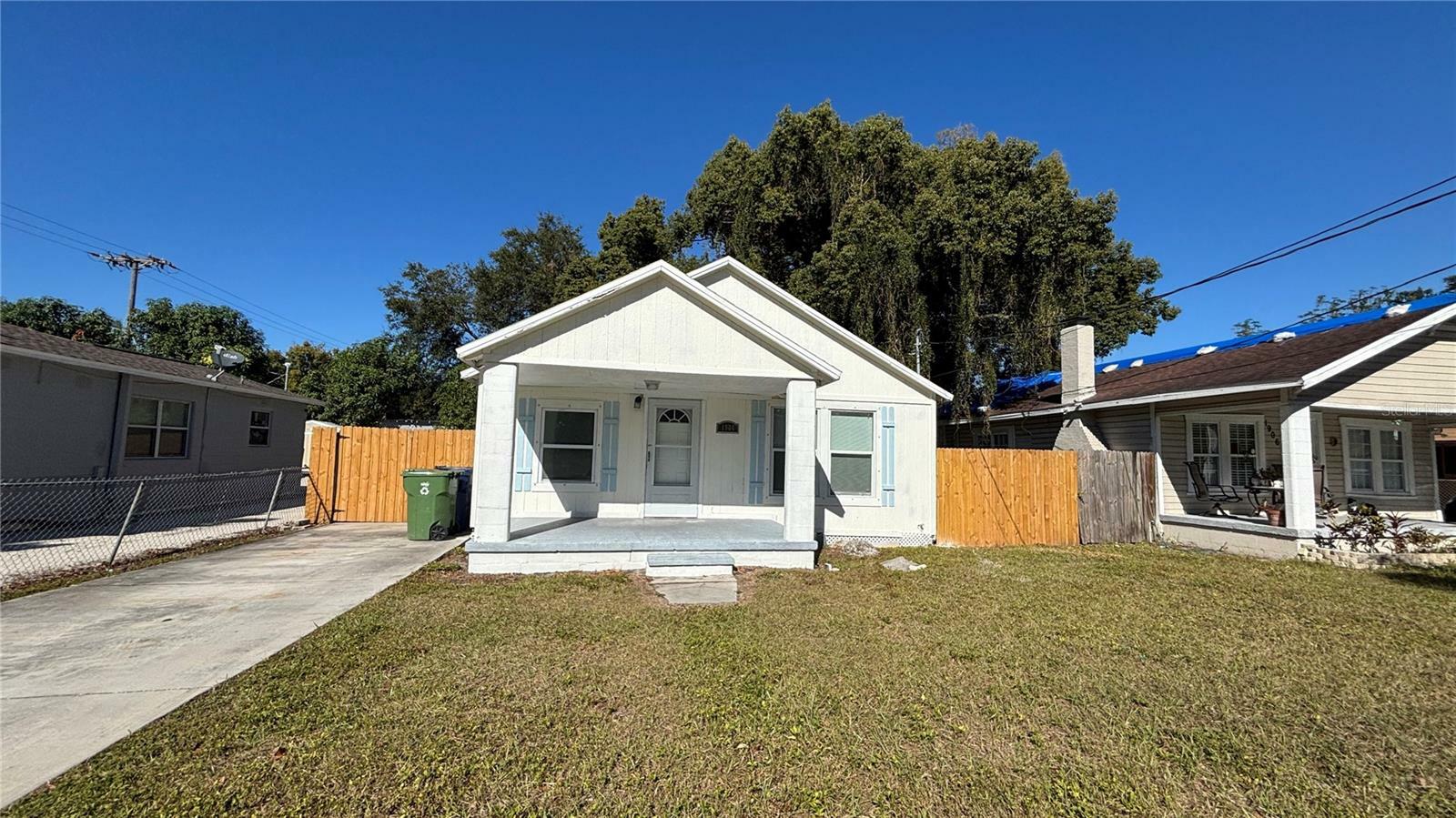 Property Photo:  1904 E Louisiana Avenue  FL 33610 