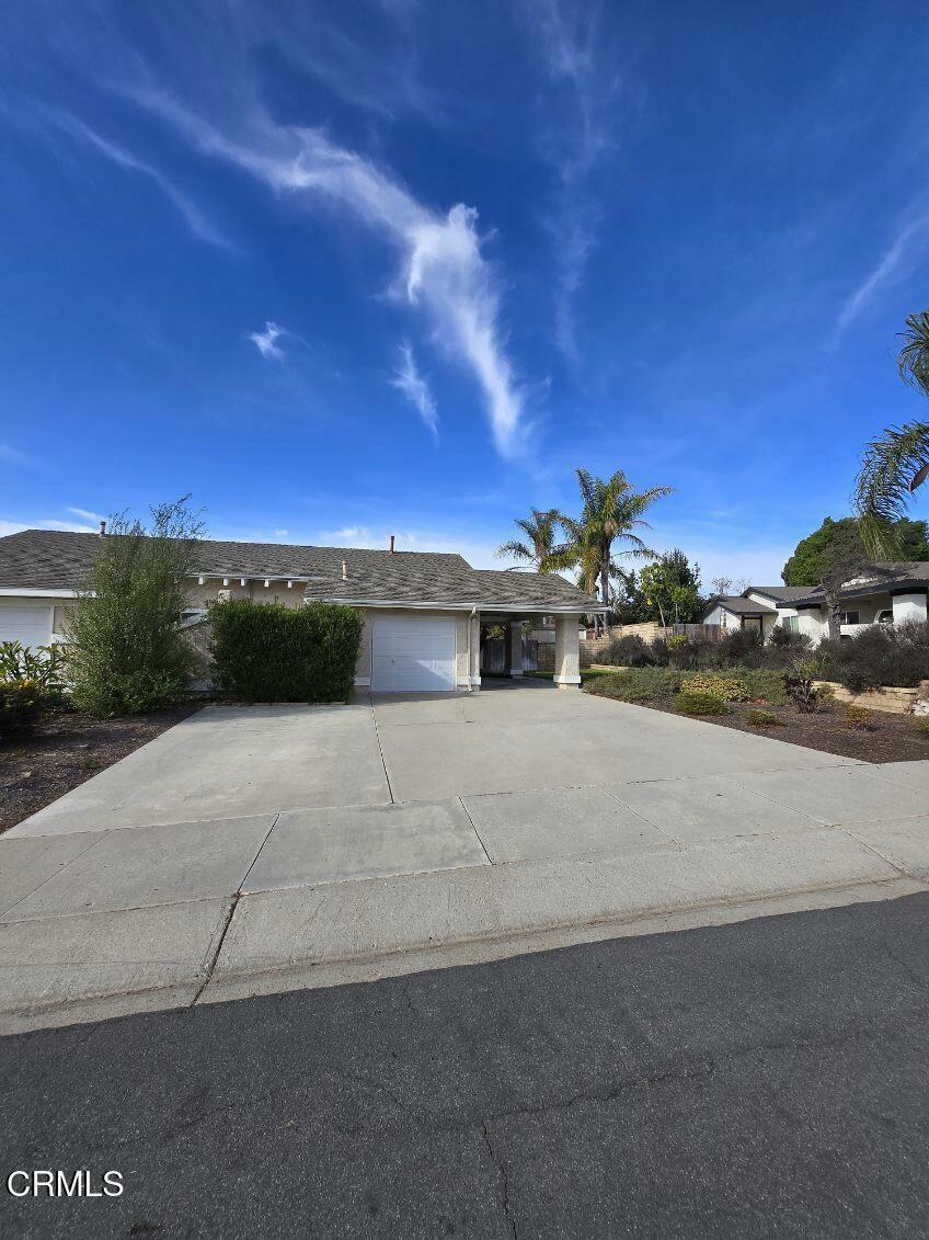 Property Photo: 825 Laurel Park Circle CA 93012