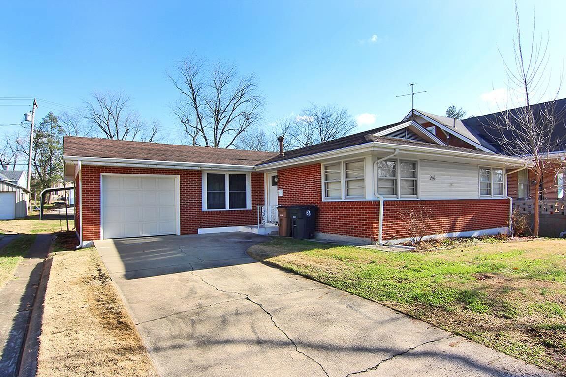 Property Photo: 402 N West End Boulevard MO 63701