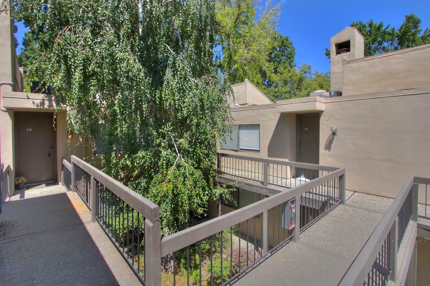 Property Photo:  863 Woodside Lane 10  CA 95825 