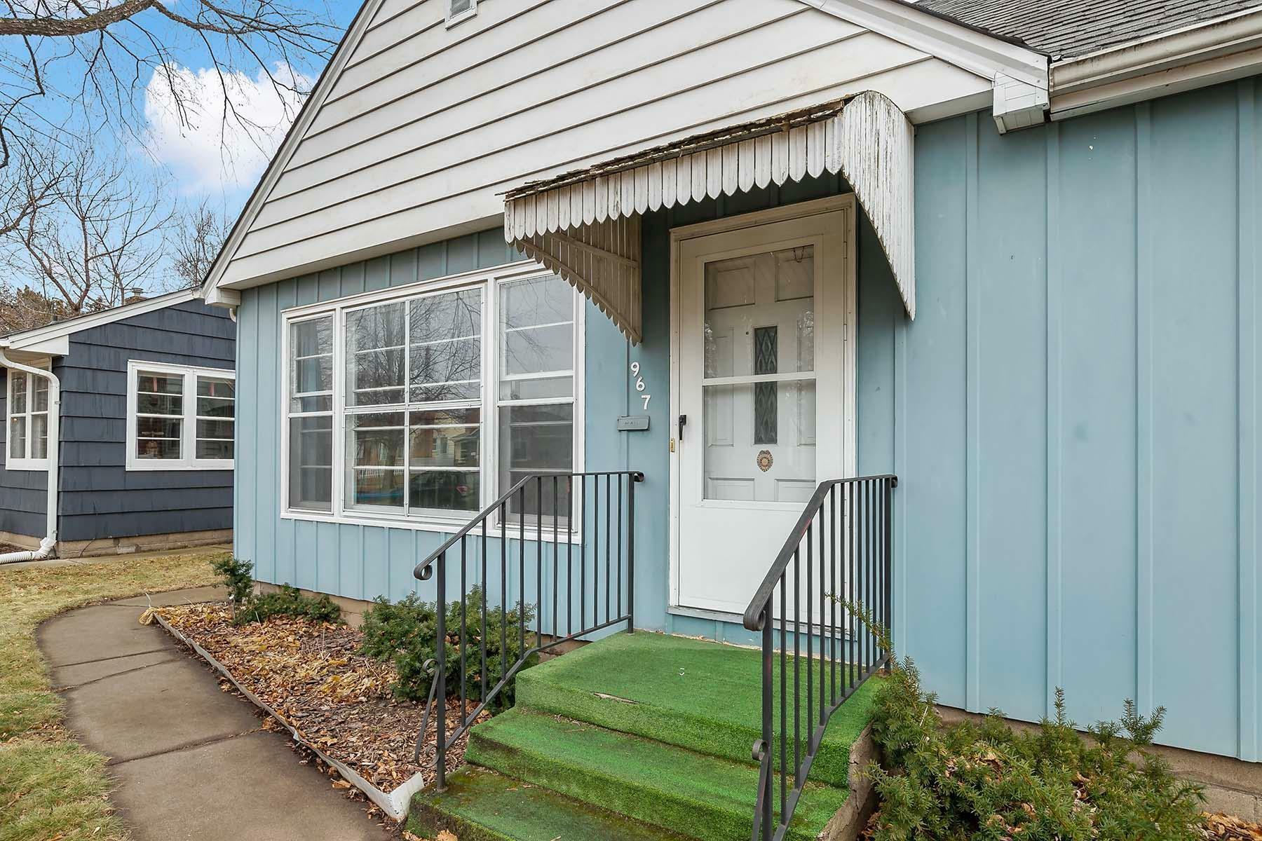 Property Photo:  967 California Avenue W  MN 55117 