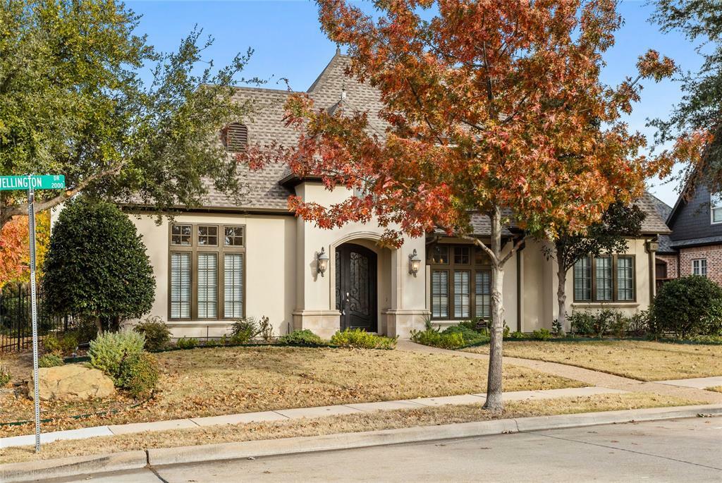 Property Photo:  2009 Wellington Drive  TX 76063 