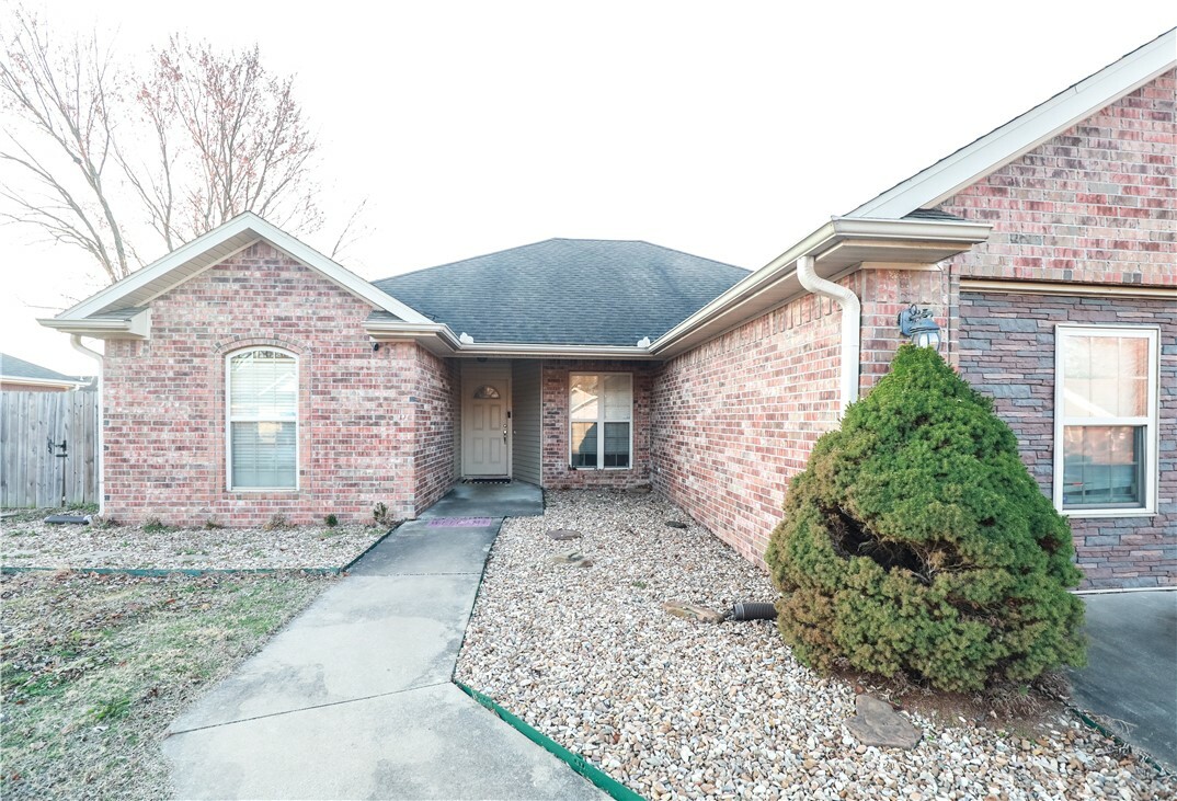 Property Photo:  67 Northaven Street  AR 72730 