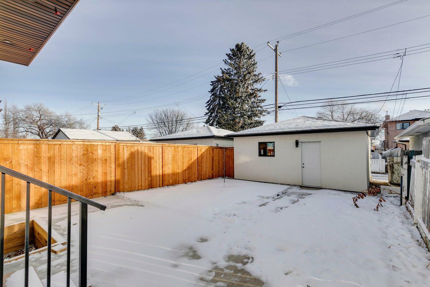 Property Photo:  1420 41 Street SW  AB T3C 1X6 