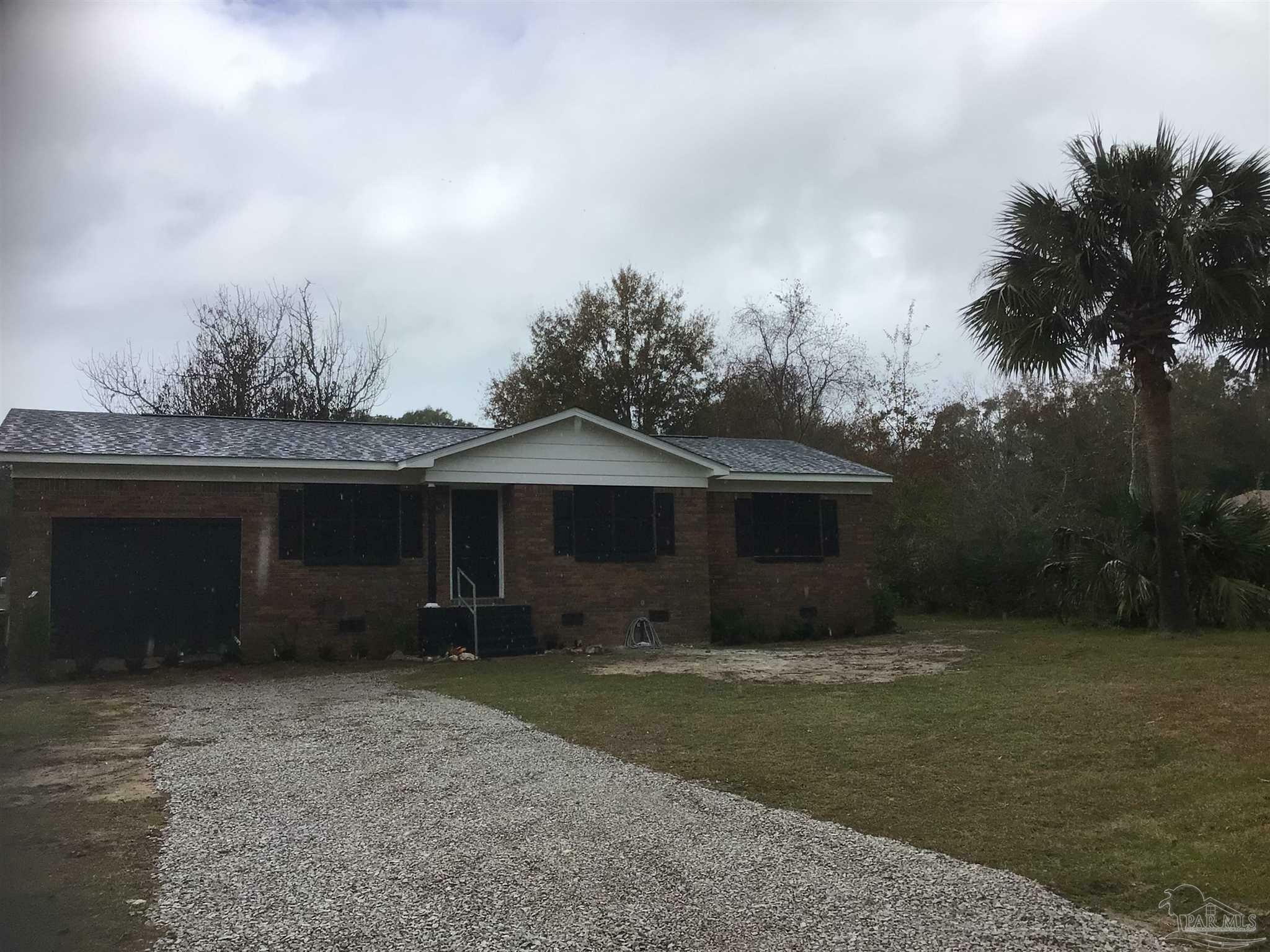 Property Photo:  2017 Parker Rd  FL 32533 