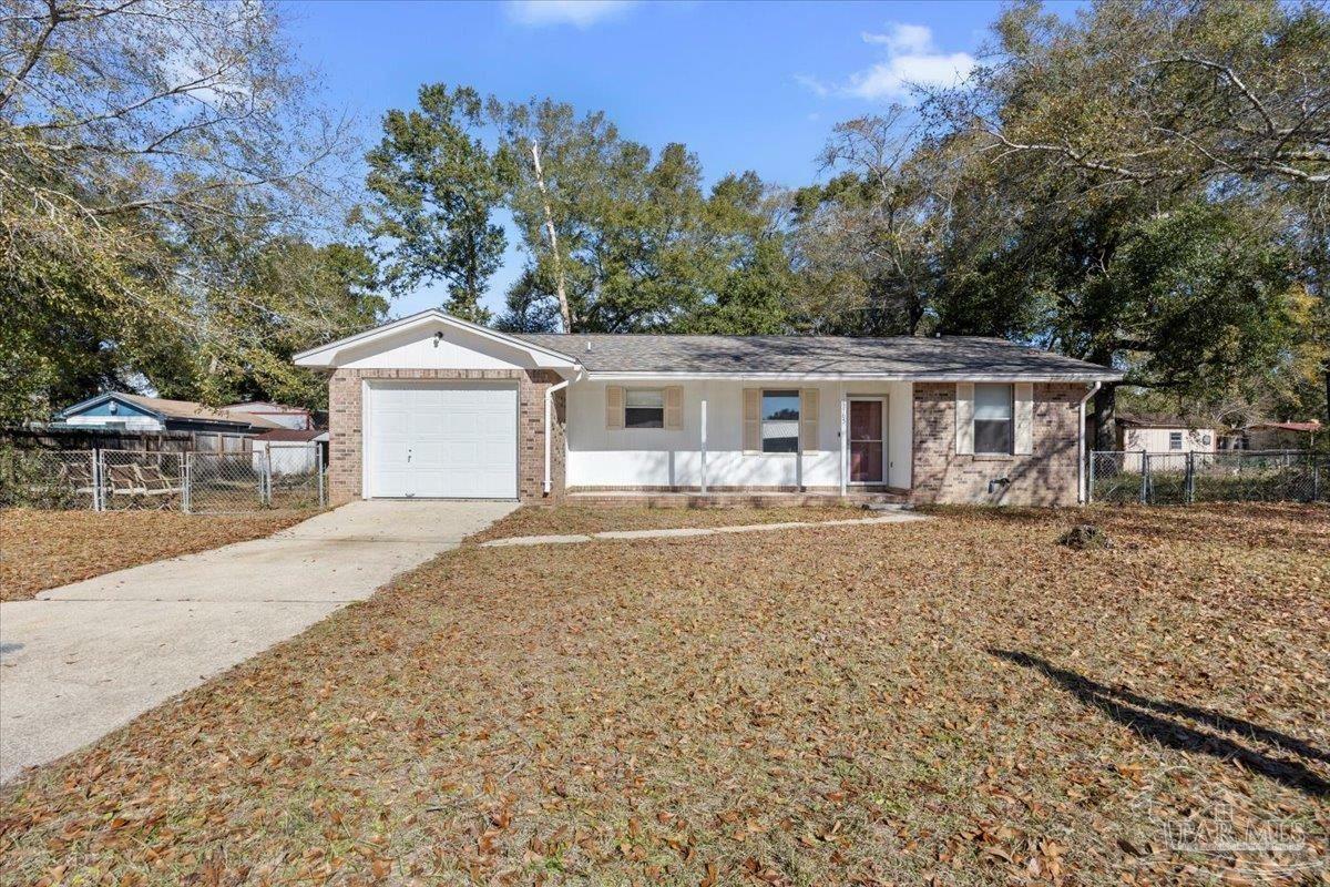 Property Photo:  6565 Kennington Cir  FL 32570 