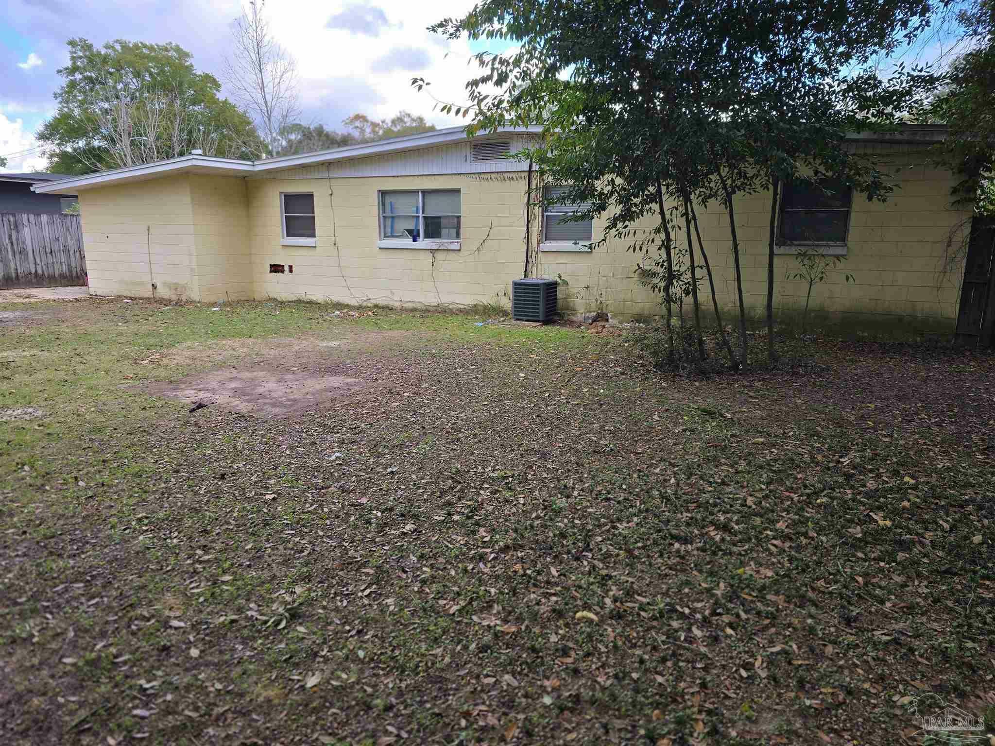 Property Photo:  4519 Lemoyne Ln  FL 32505 