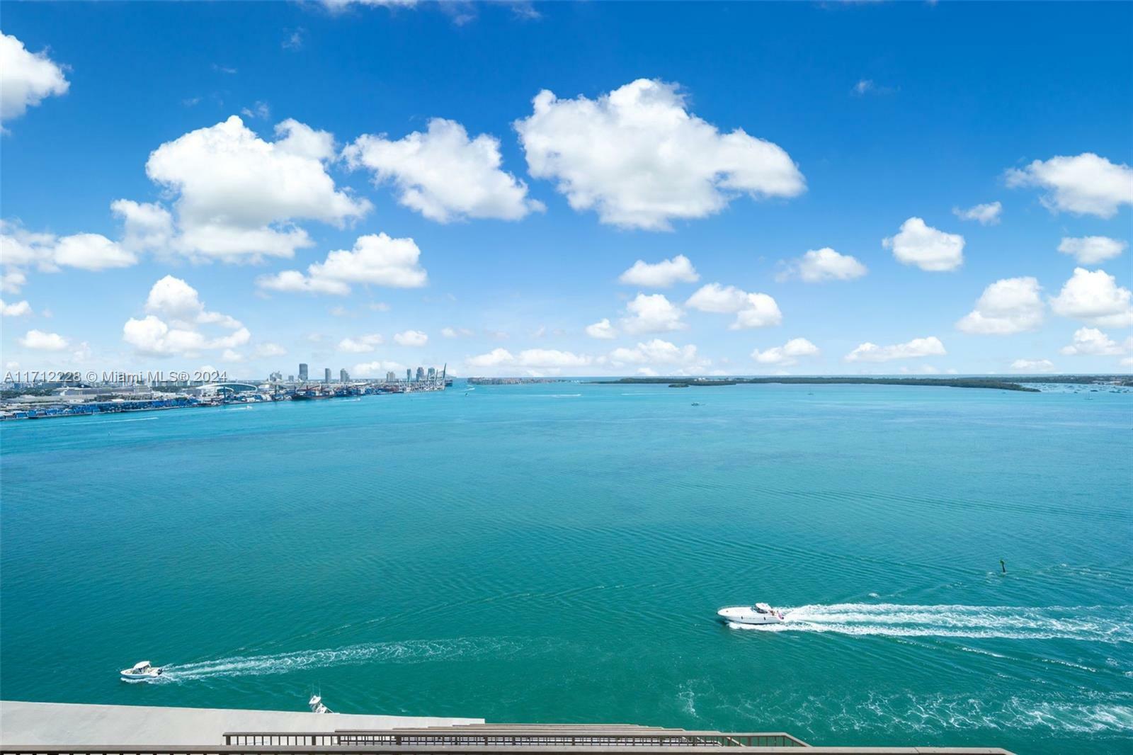 Property Photo:  520 Brickell Key Drive Ph03  FL 33131 