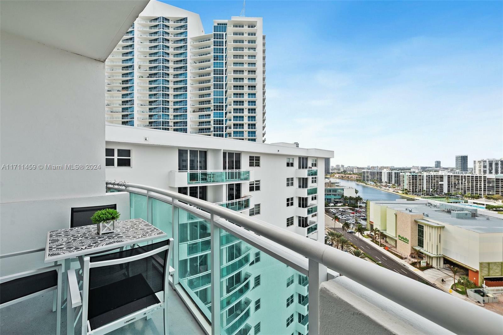 Property Photo:  3001 S Ocean Dr 1639  FL 33019 