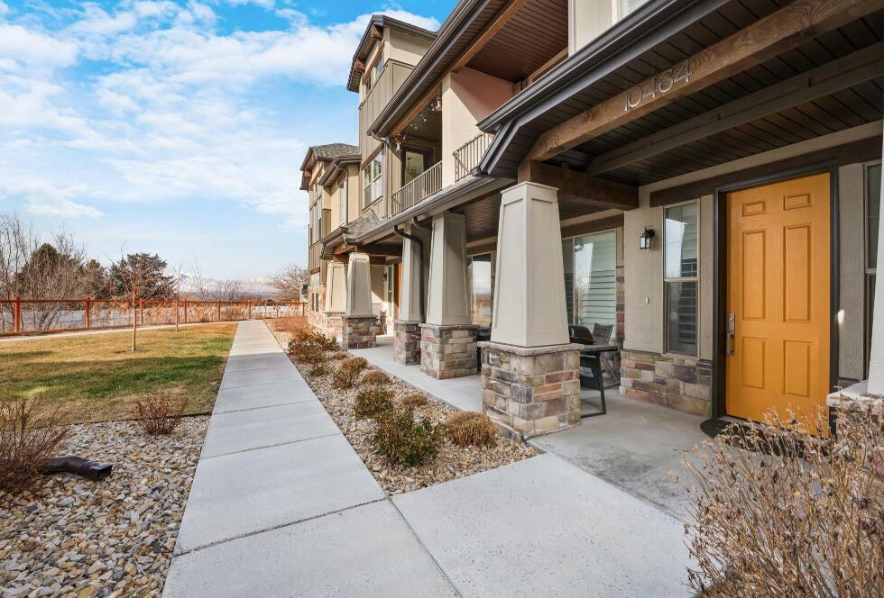 Property Photo:  10464 S Sage Canal Way  UT 84070 