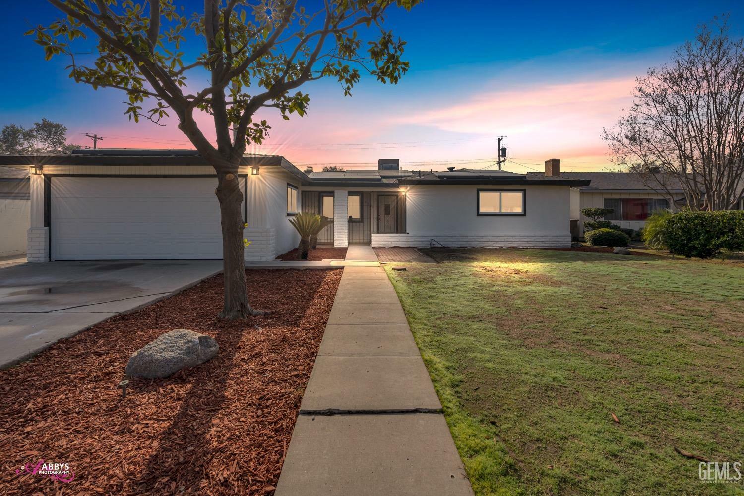 Property Photo:  4101 Wood Lane  CA 93309 