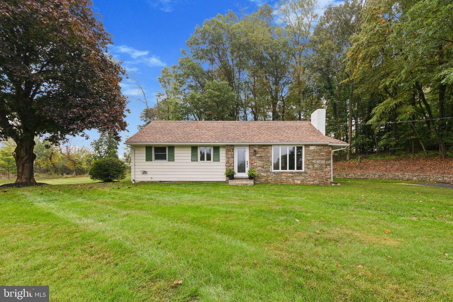 Property Photo:  1456 S Beaver Hill Road  PA 19425 