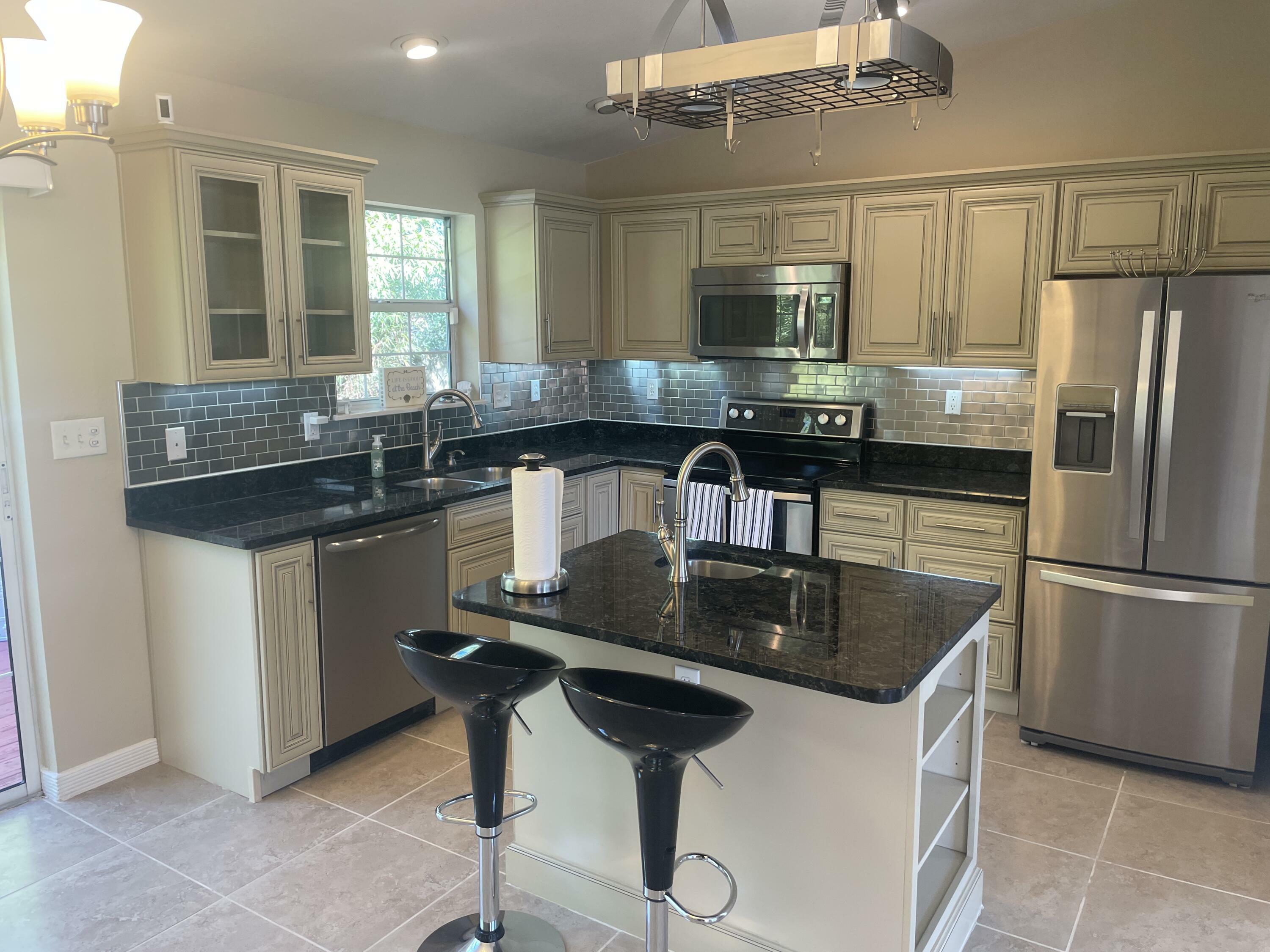 Property Photo: 19 Plantation Way FL 32459