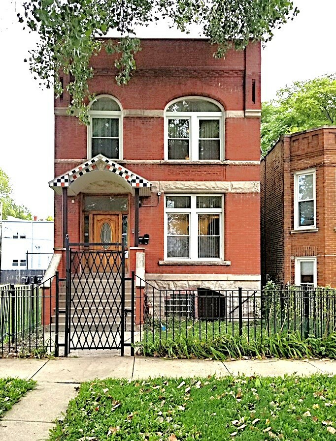 Property Photo:  1907 S Christiana Avenue 2  IL 60623 