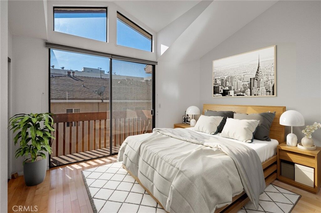 Property Photo: 11811 Avon Way 2 CA 90066