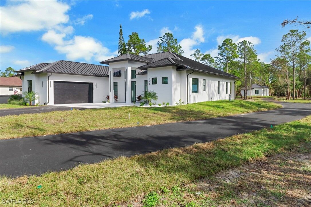 Property Photo:  368 14th Street SE  FL 34117 