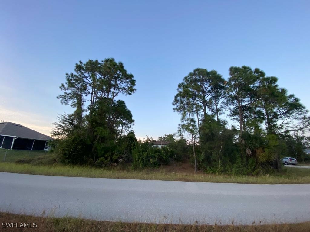 Property Photo:  744 Chapman Avenue S  FL 33974 