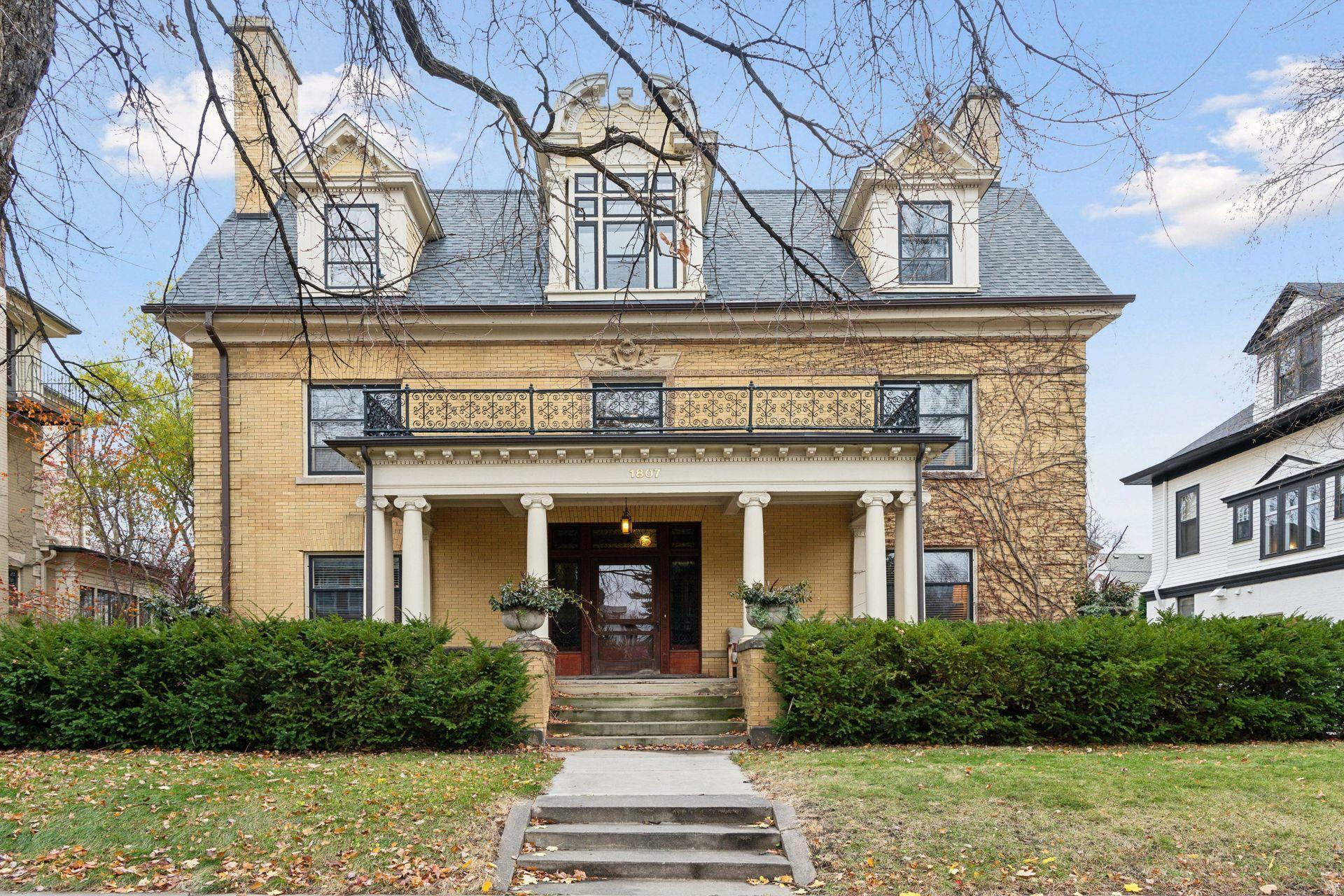 Property Photo: 1807 Dupont Avenue S MN 55403
