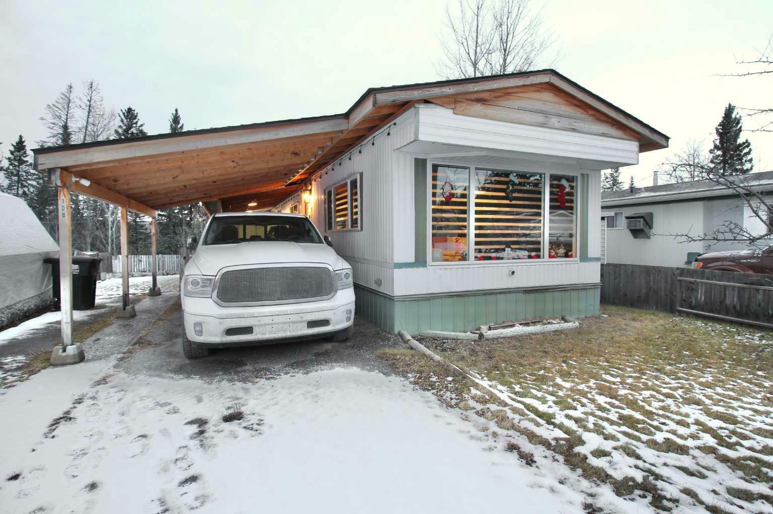 Property Photo:  108 Fir Avenue  AB T7V 1M7 