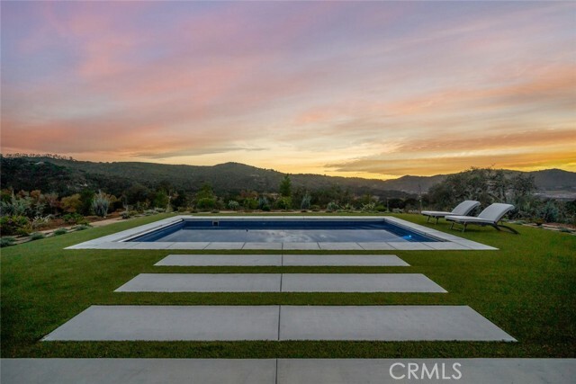 Property Photo:  6550 Squire Knoll Road  CA 93401 