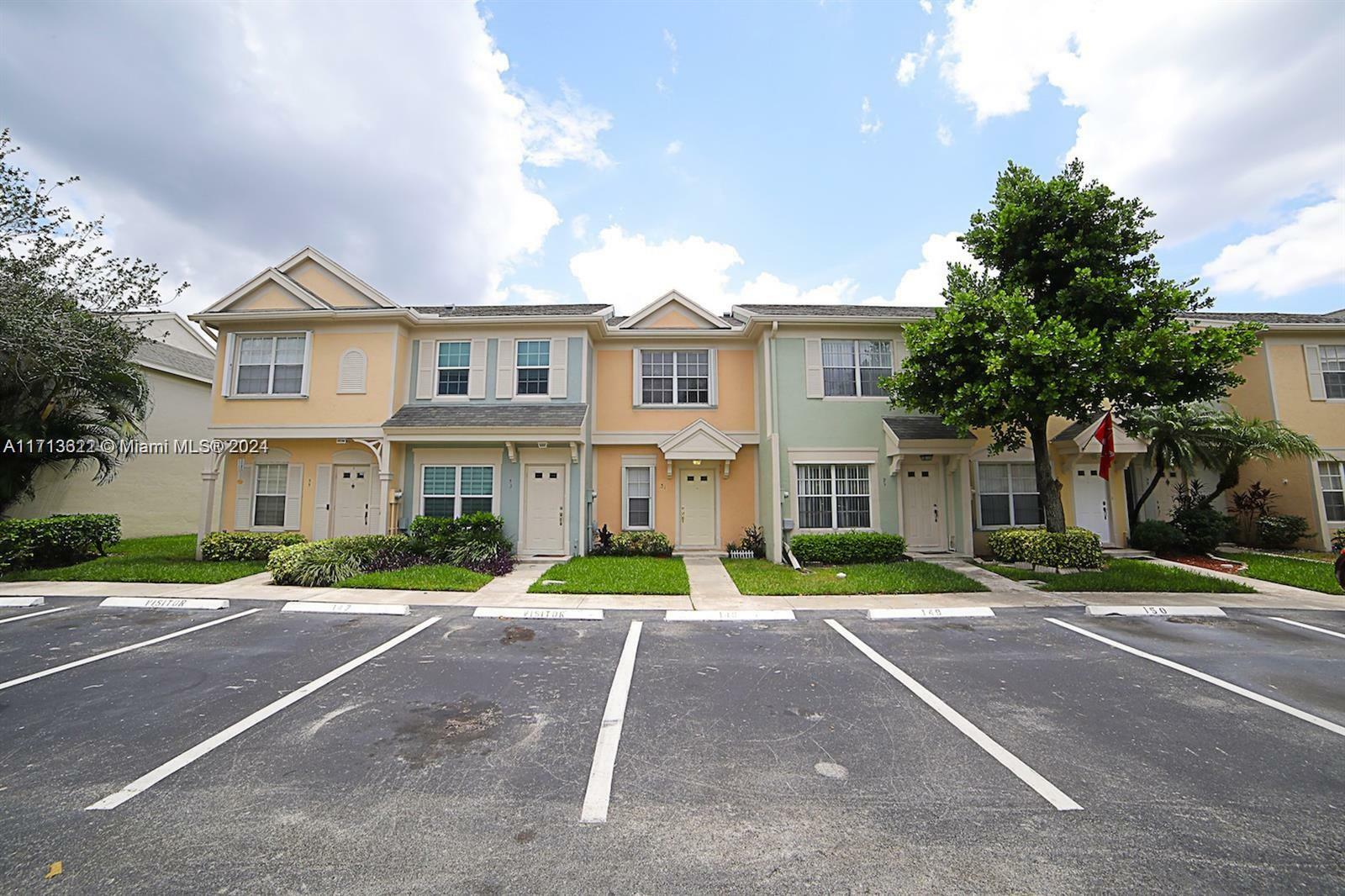 Property Photo:  31 Simonton Cir  FL 33326 