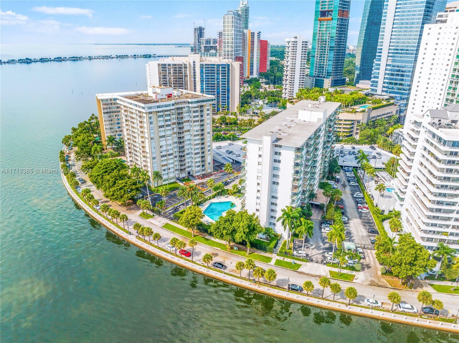 Property Photo:  1408 Brickell Bay Dr 303  FL 33131 