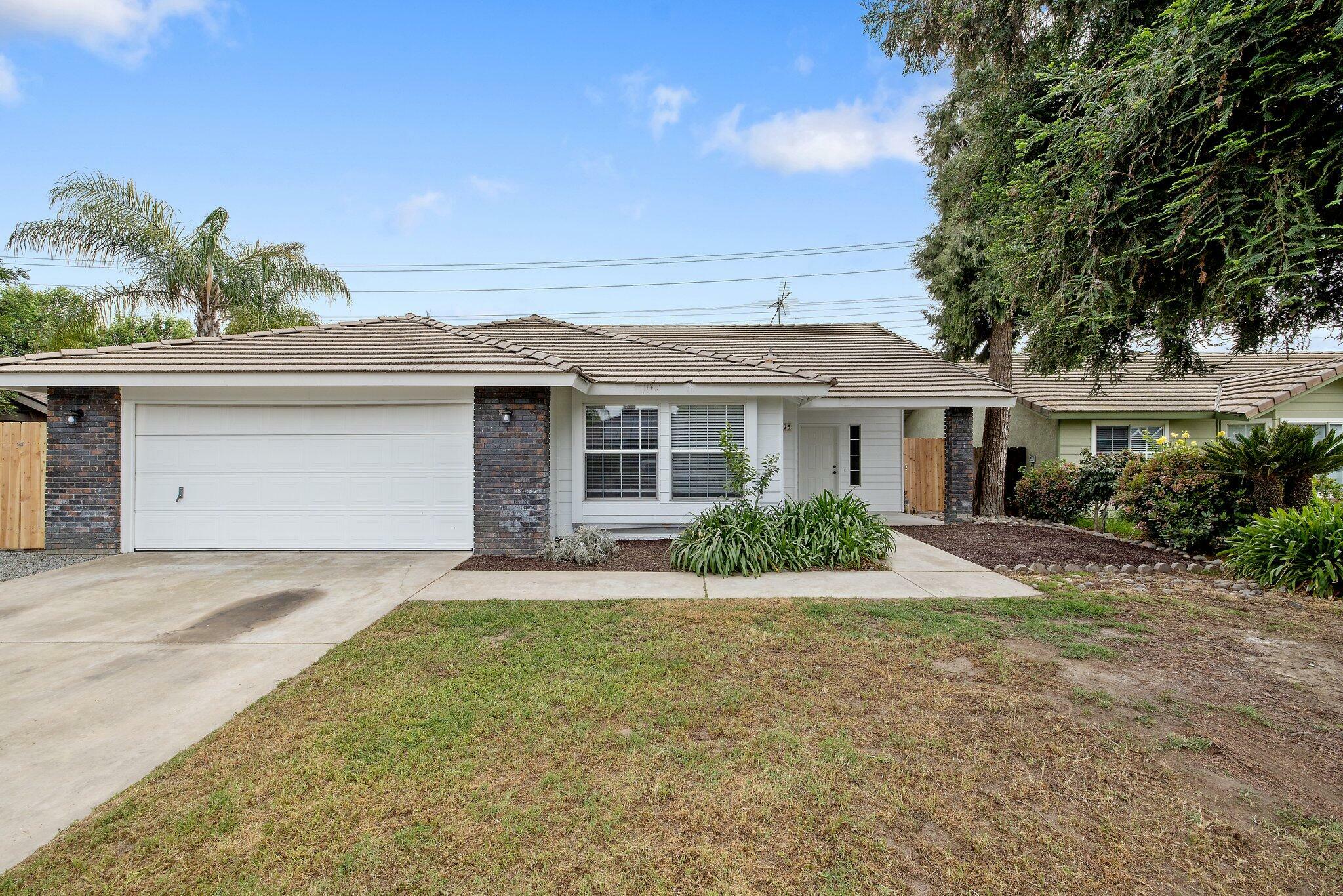 Property Photo: 4225 W Mission Court CA 93277