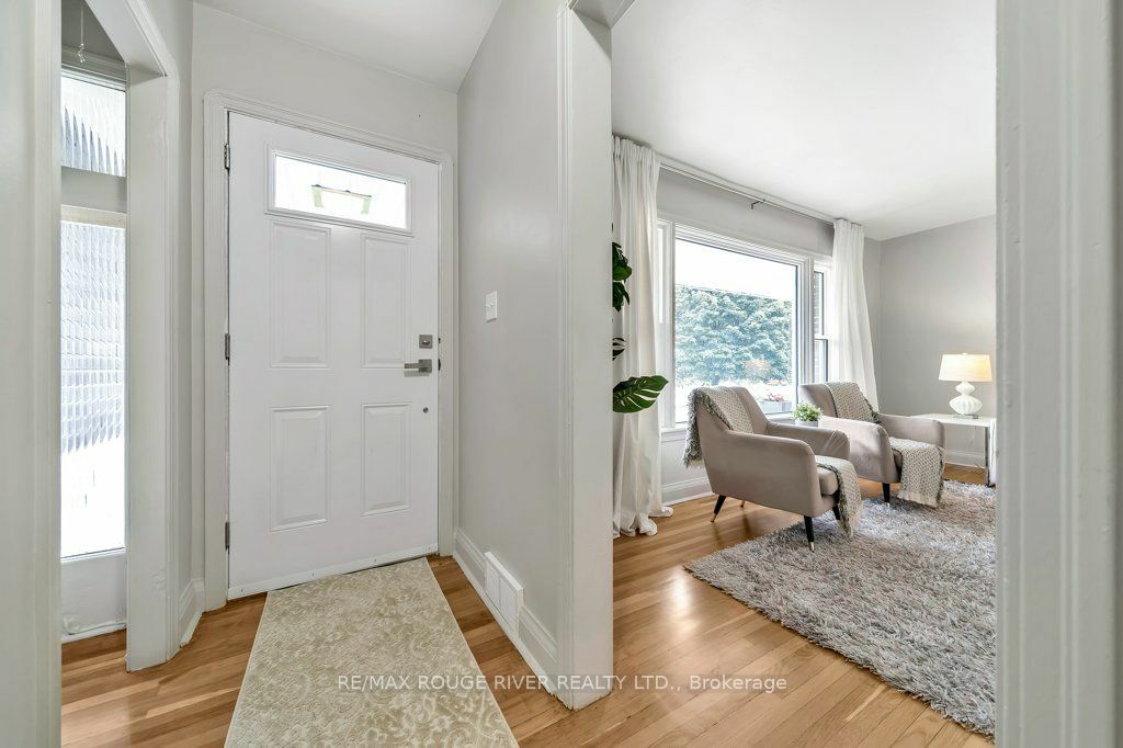 Property Photo:  786 Mary St N  ON L1G 5G3 