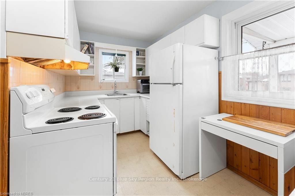 Property Photo:  874 O'Brien St  ON P1B 5W8 