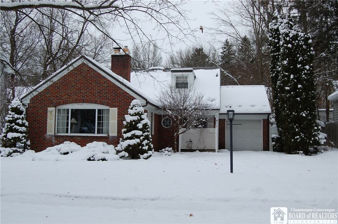 Property Photo: 18 Severn Parkway NY 14701
