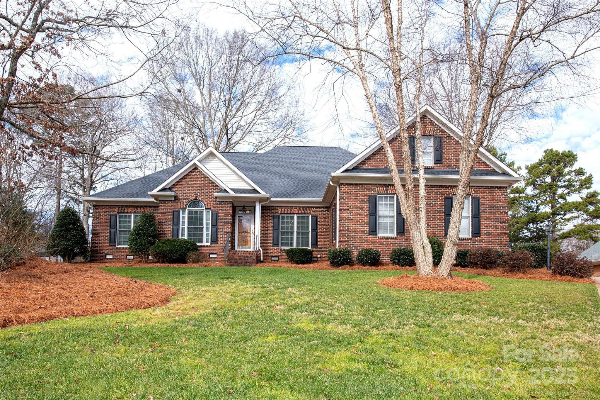 Property Photo:  1005 Woodhurst Drive  NC 28110 