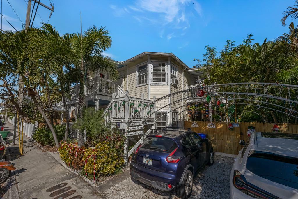 Property Photo:  623 Thomas Street C  FL 33040 