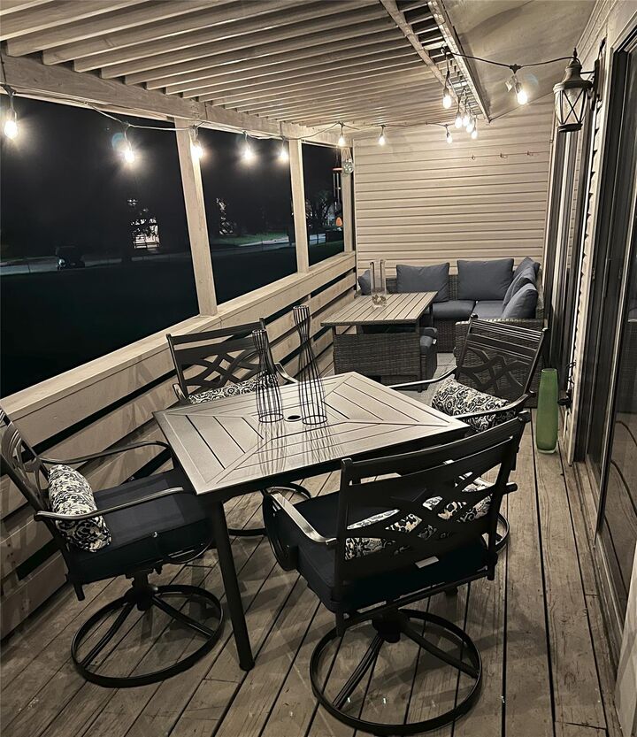 Property Photo:  164 April Point Drive N 164  TX 77356 