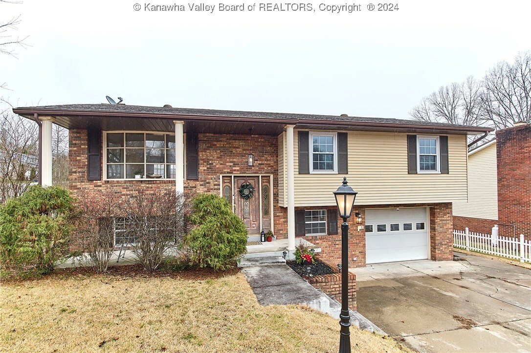 Property Photo:  5204 Dellway Drive  WV 25313 