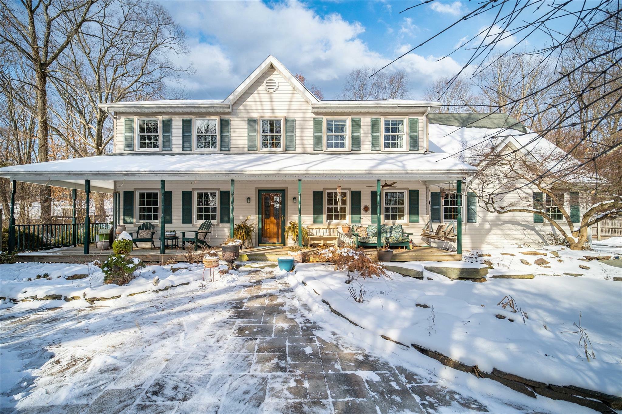 Property Photo:  76 Restdale Road  NY 10918 