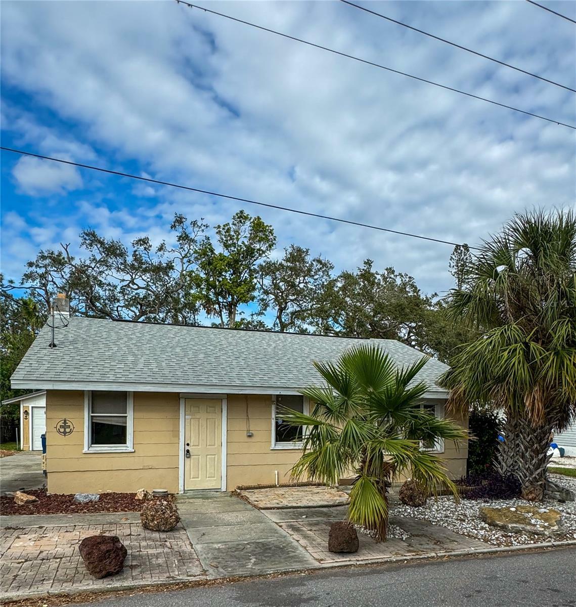 Property Photo:  4706 3rd Avenue W  FL 34209 