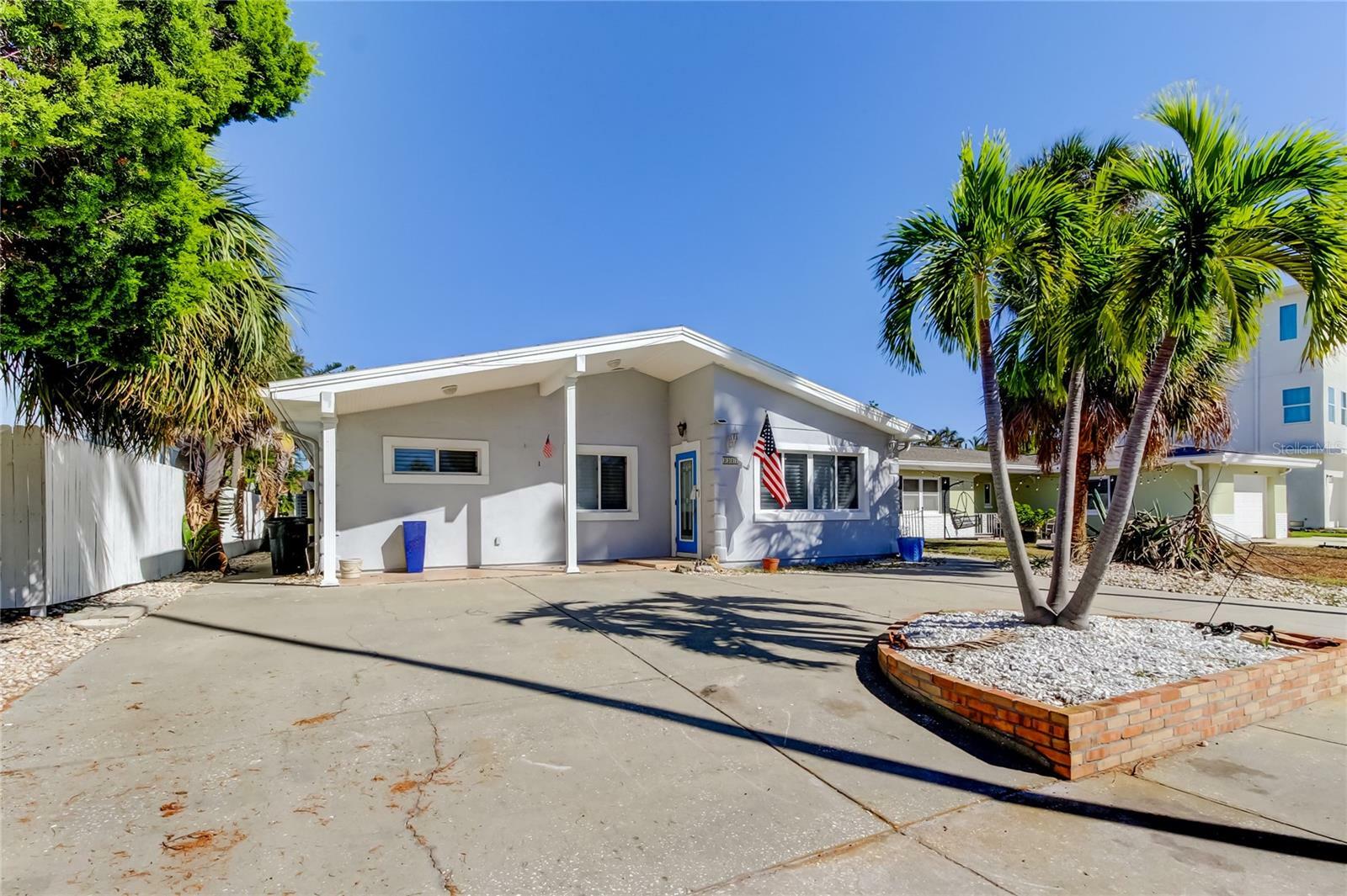 Property Photo:  3317 E De Bazan Avenue  FL 33706 