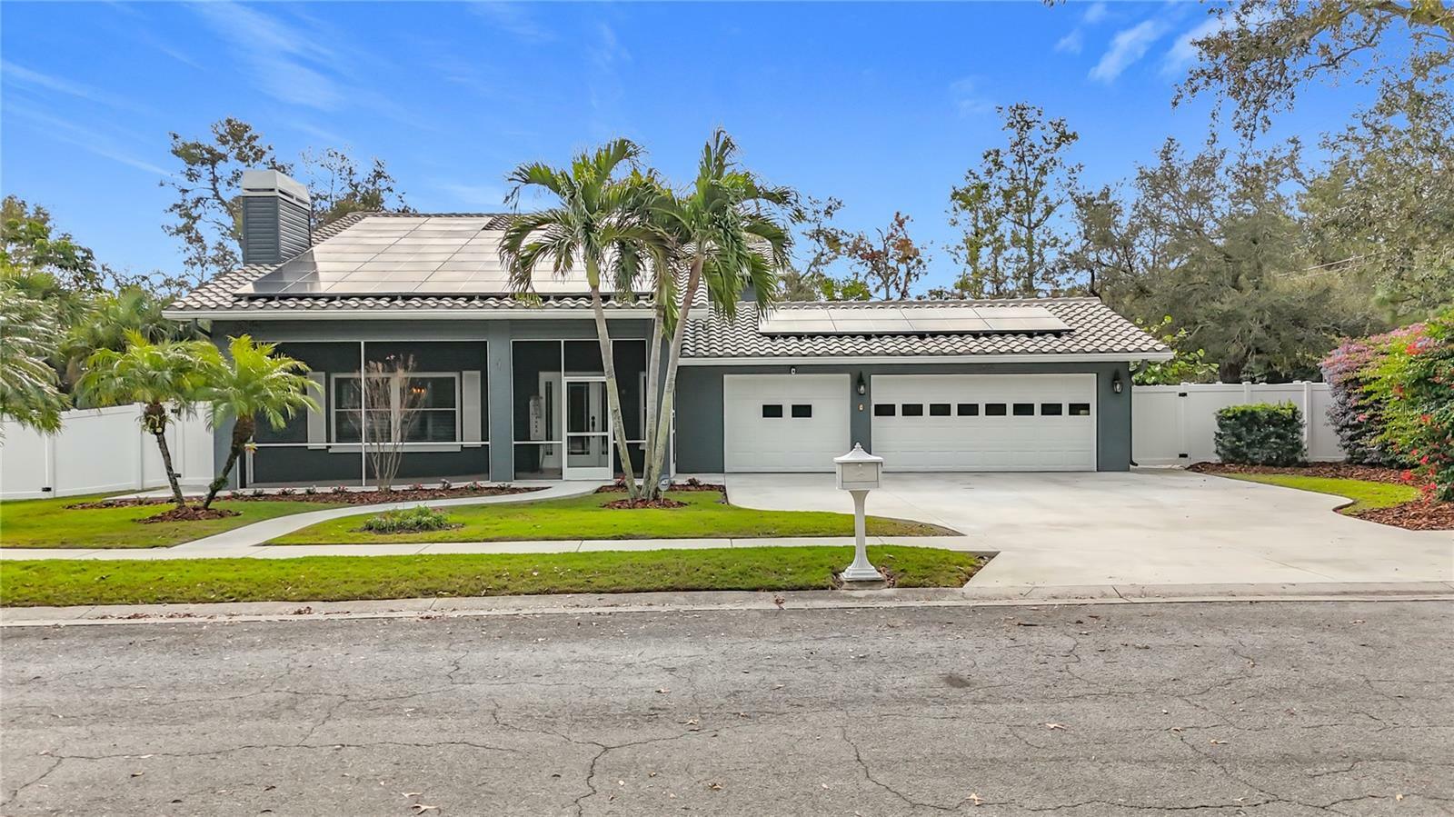 Property Photo: 1044 Rosetree Lane FL 34689