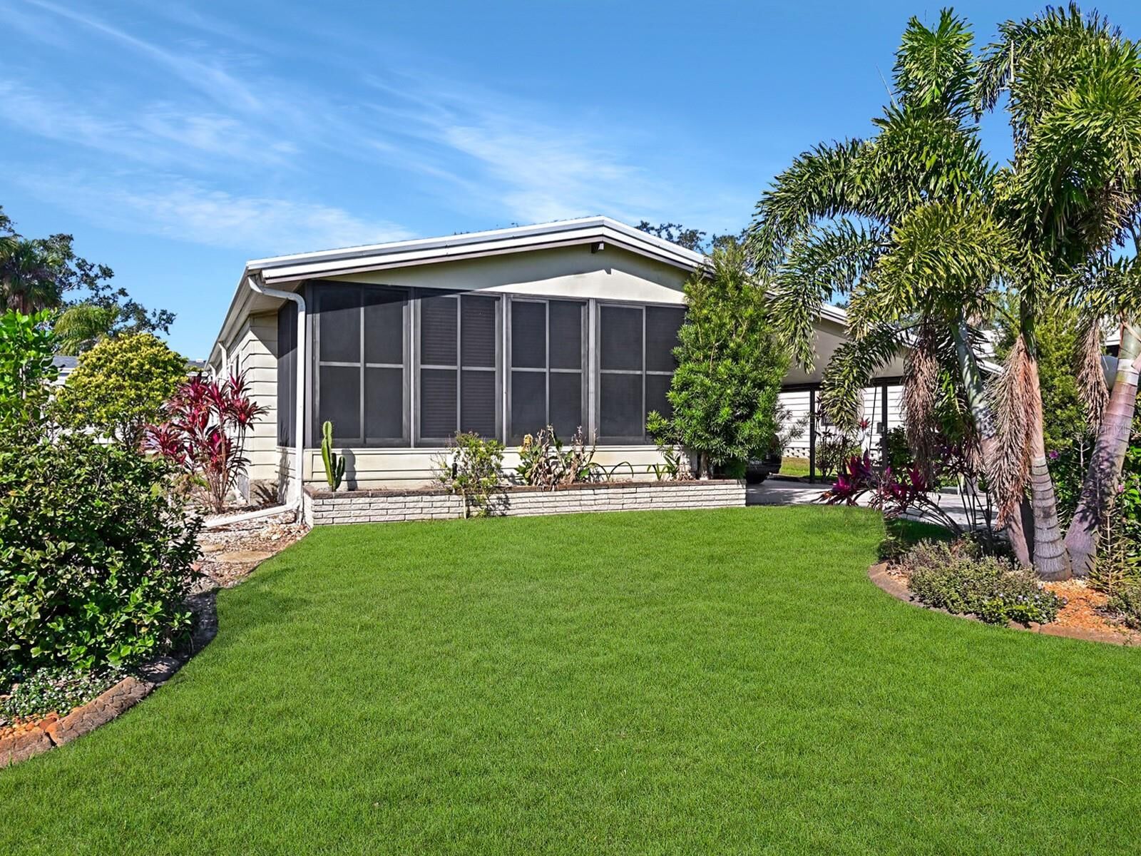 Property Photo:  8524 Imperial Circle 8524  FL 34221 