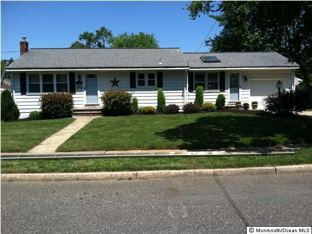 Property Photo:  23 W Roosevelt Circle  NJ 07748 