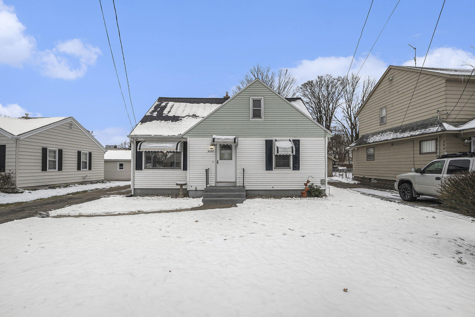 Property Photo:  3006 Jefferson Avenue SE  MI 49548 