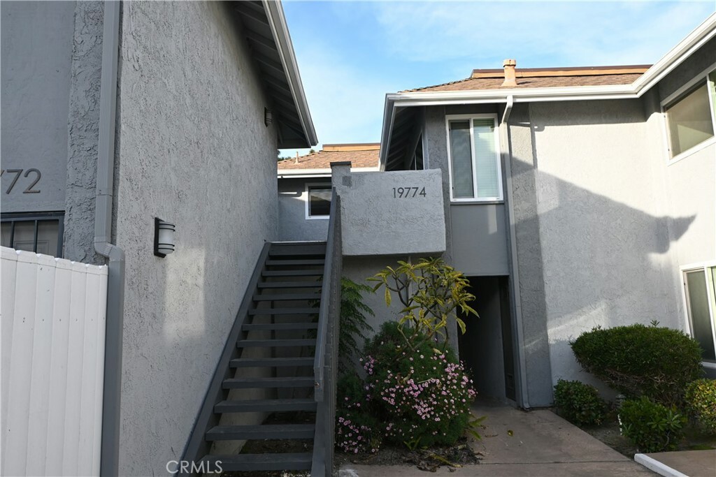 Property Photo:  19774 Bromley Lane  CA 92646 