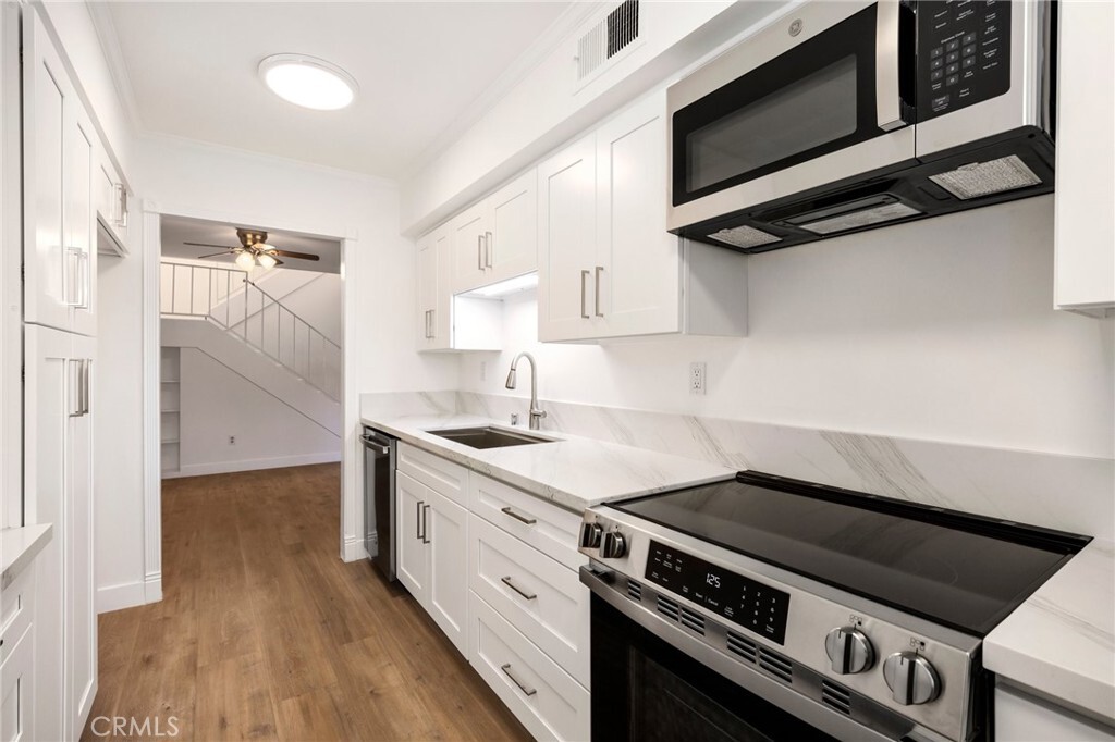 Property Photo: 8161 Canby Avenue 4 CA 91335
