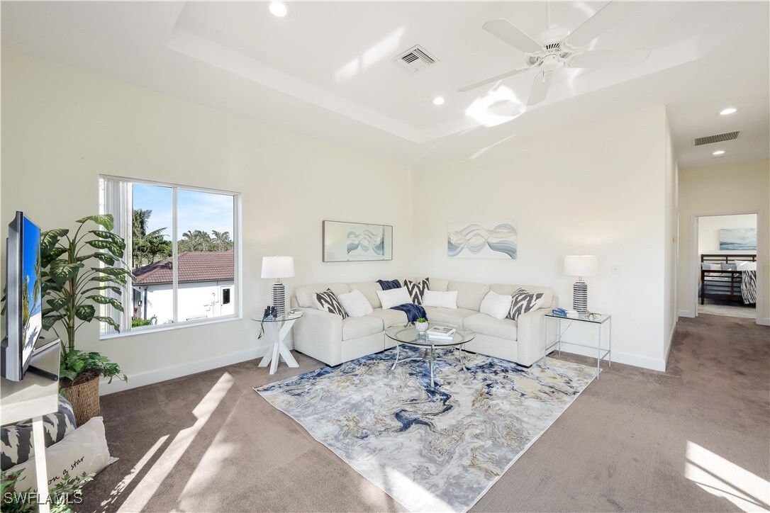 Property Photo: 11020 Vanderbilt Drive FL 34108