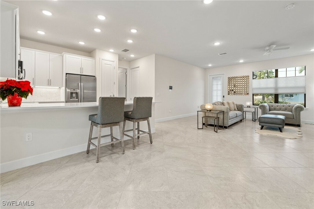 Property Photo: 708 SE 32nd Street FL 33904