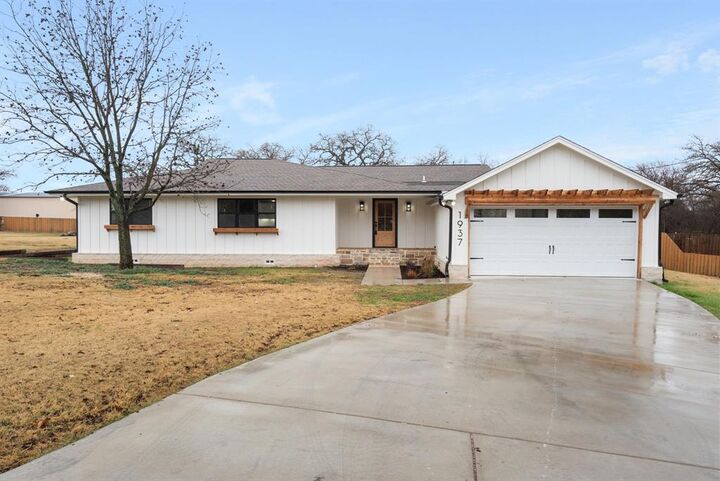 1937 N Dale Avenue  Stephenville TX 76401 photo