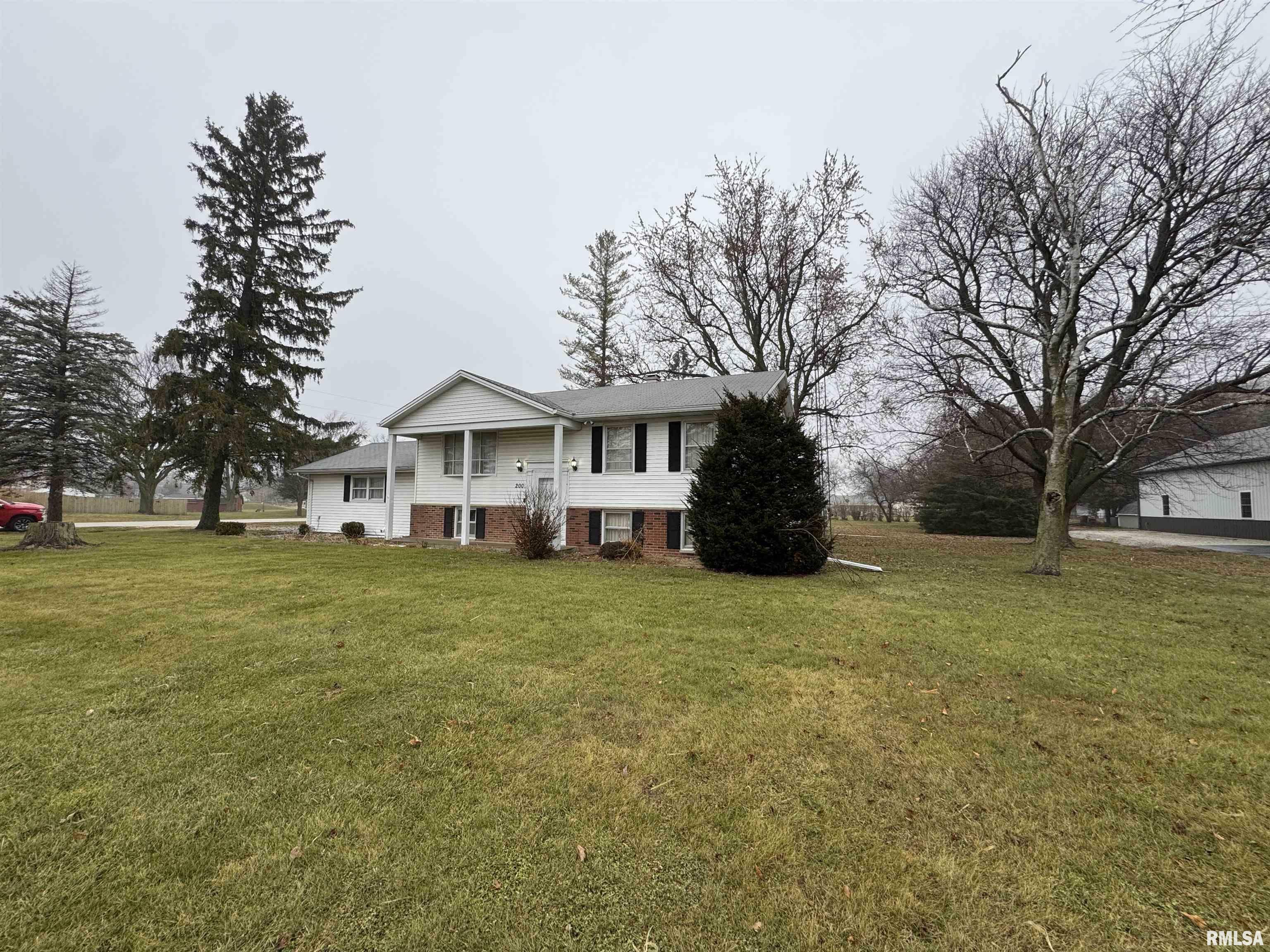 Property Photo:  200 E Franklin Street  IL 61439 